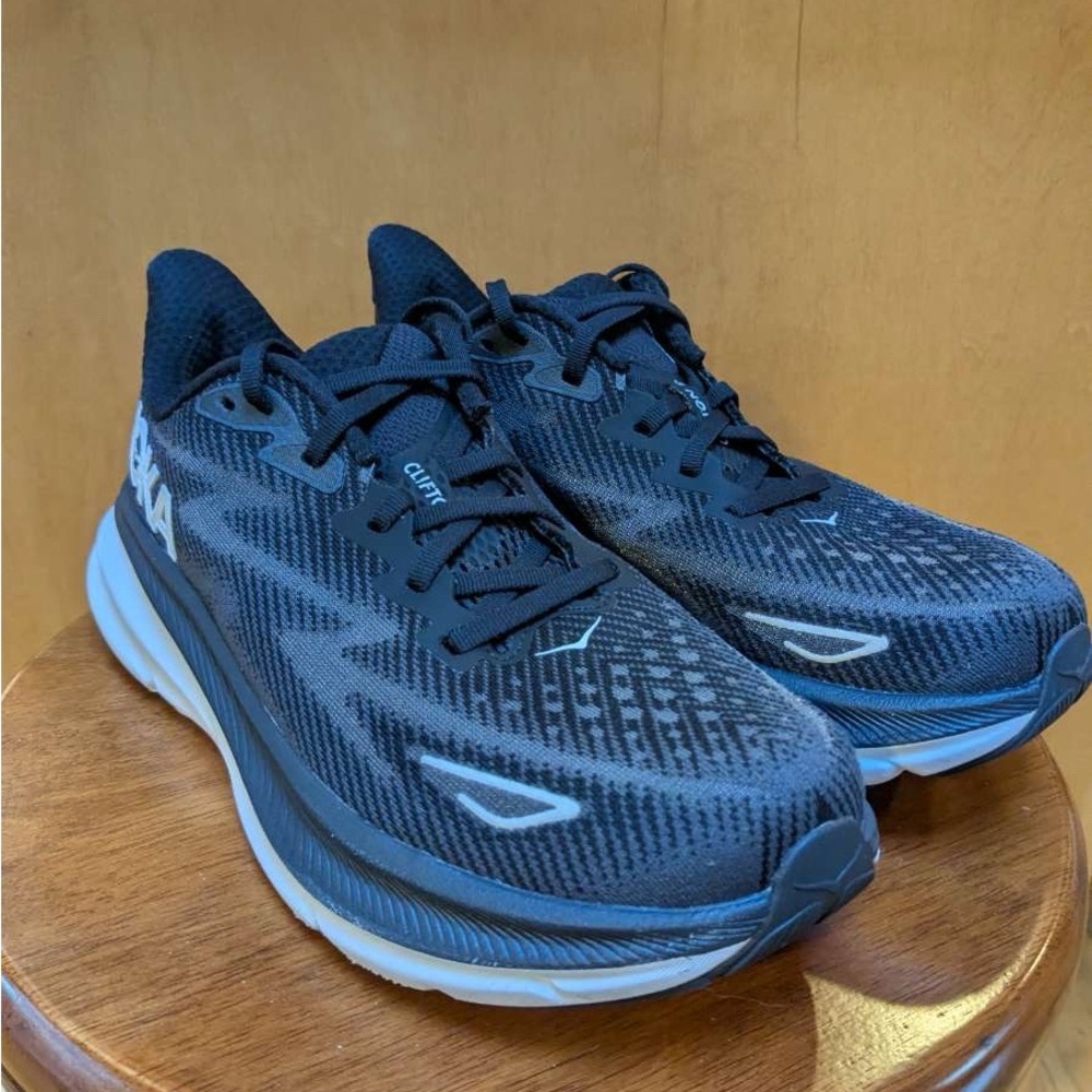 Hoka Clifton 9 Running Shoes